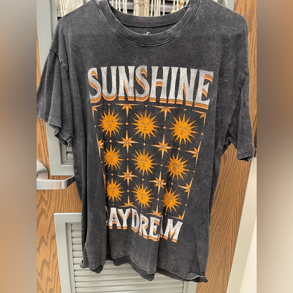 Great condition graphic tee